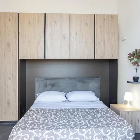 La Casa Sul Corso نابولي