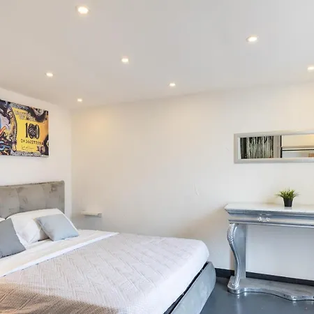 La Casa Sul Corso ゲストハウス ナポリ